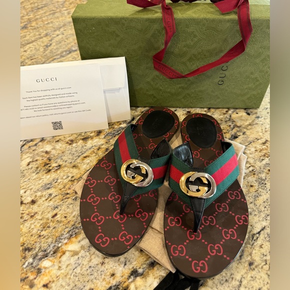 Gucci Thong Sandal size 38 worn one time box included - Picture 6 of 8